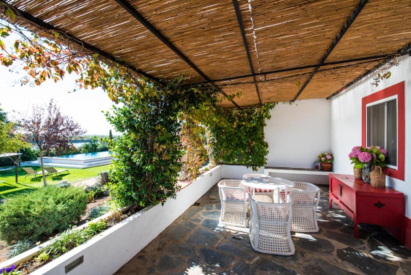 Casas De Juromenha Guest House Exterior photo
